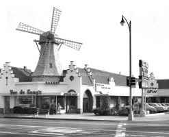 Van de Kamp's Windmill Bakery 1959